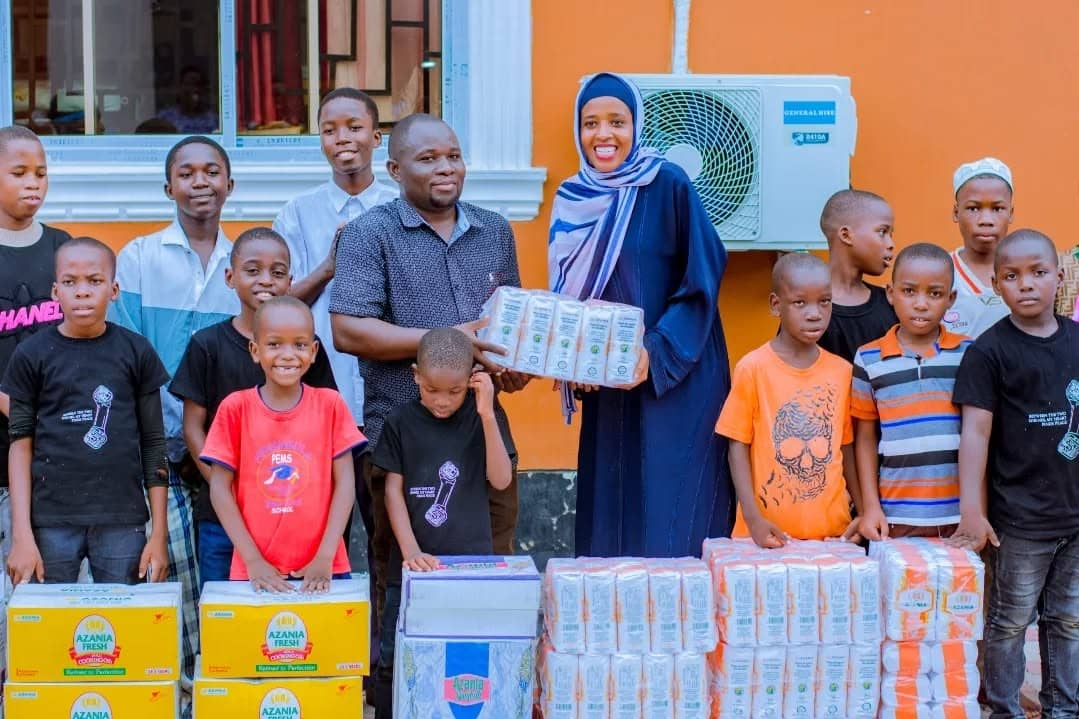 Mkuu Wa Wilaya Ya Kigamboni Akabidhi Misaada Kituo ChaWatoto YatimaLady Fatmah